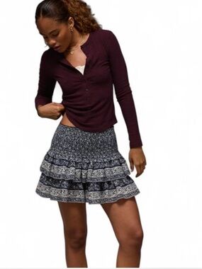 American Eagle Outfitters Navy and White Floral Tiered Mini Skirt